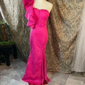 Elegant Pink One-Shoulder Evening Gown size small